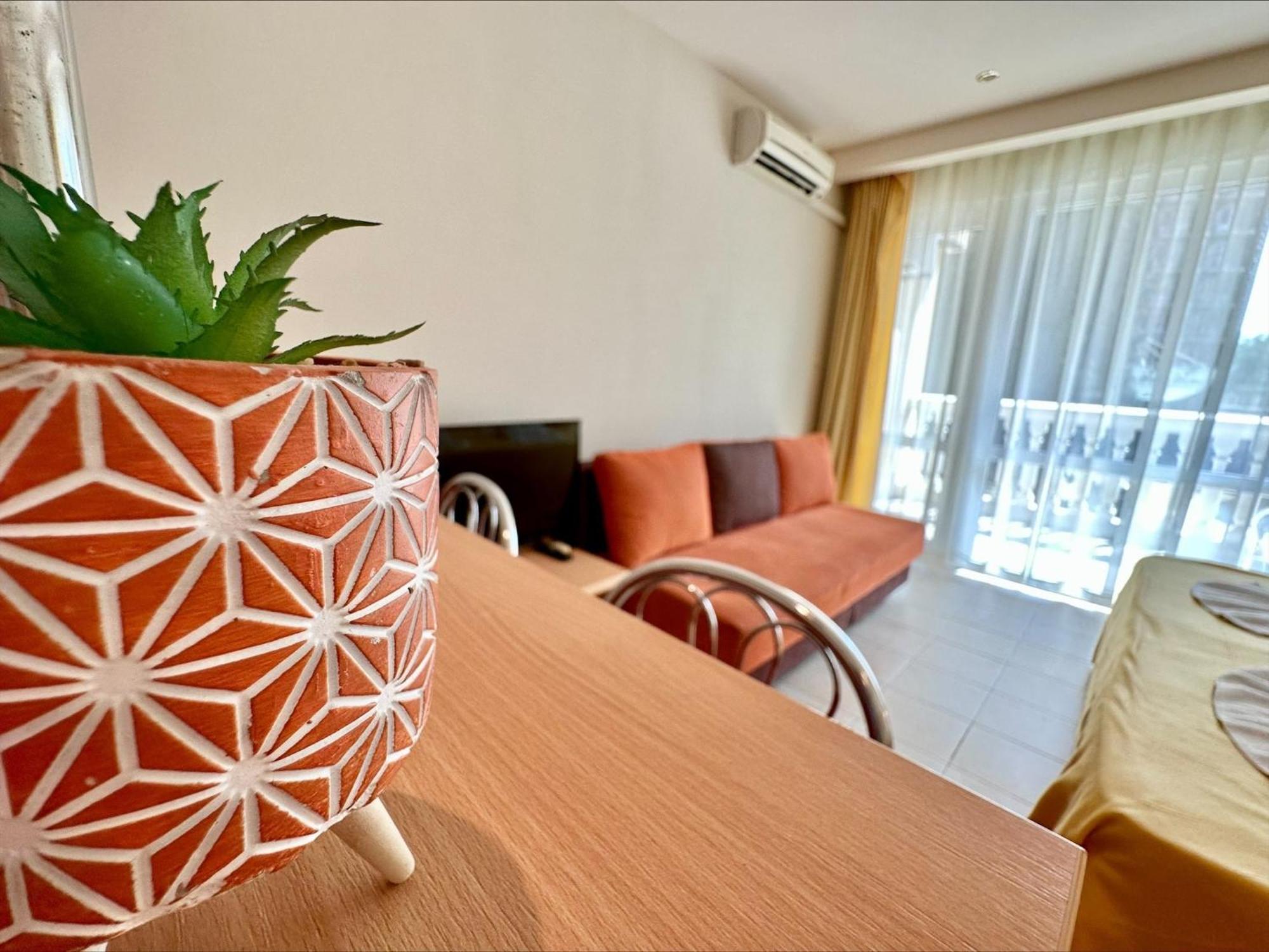 Menada Miramar Palace Apartments Слънчев бряг Екстериор снимка